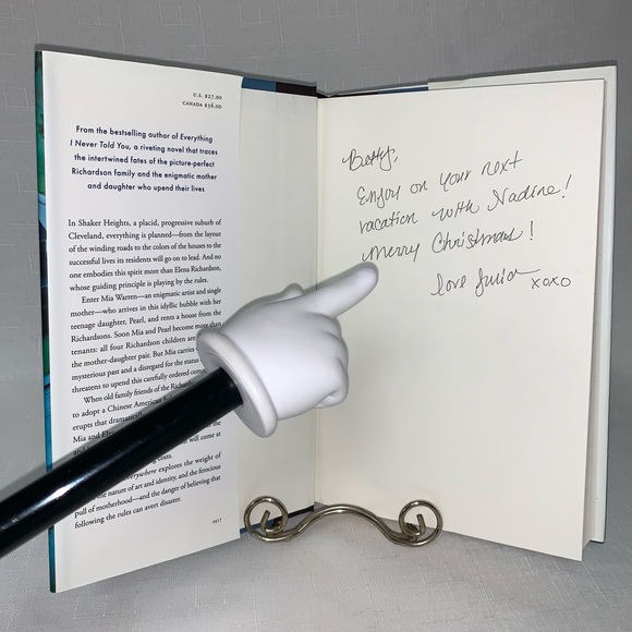 🆕 LITTLE FIRES EVERYWHERE by Celeste Ng 2017 Best Seller Book Mother & Daughter - Picture 6 of 9